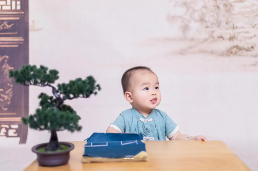 十堰宝宝喊肚子疼怎么回事